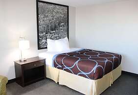 Super 8 by Wyndham Williston ND
