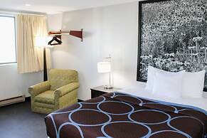 Super 8 by Wyndham Williston ND