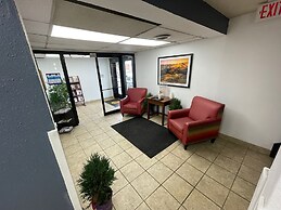 Super 8 by Wyndham Williston ND