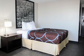 Super 8 by Wyndham Williston ND