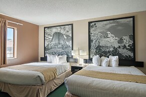 Super 8 by Wyndham Sturgis