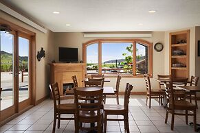 Super 8 by Wyndham Sturgis