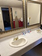 Super 8 by Wyndham Sturgis