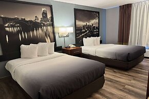 Super 8 by Wyndham Bloomington/Airport