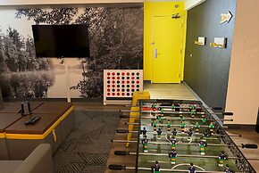 Super 8 by Wyndham Bloomington/Airport