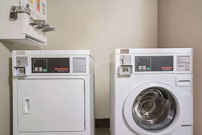 Super 8 by Wyndham Bloomington/Airport