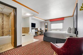 Super 8 by Wyndham Eveleth