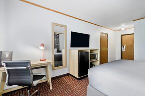 Super 8 by Wyndham Eveleth