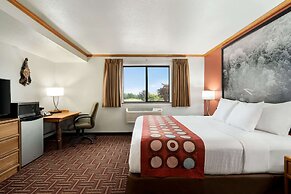 Super 8 by Wyndham Eveleth