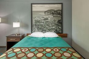 Super 8 by Wyndham Duluth
