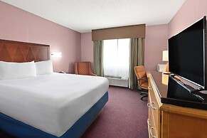Travelodge by Wyndham Redwood Falls