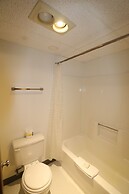 Travelodge by Wyndham Redwood Falls