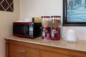 Travelodge by Wyndham Redwood Falls