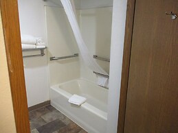 Travelodge by Wyndham Redwood Falls