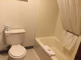 Travelodge by Wyndham Redwood Falls