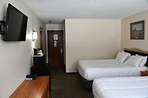 Hibbing Inn and Suites