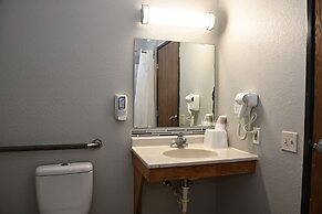 Hibbing Inn and Suites