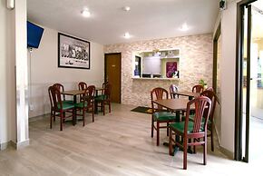 Super 8 by Wyndham Red Wing
