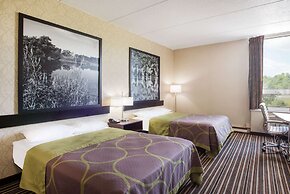 Super 8 by Wyndham Plattsburgh