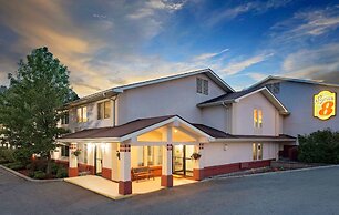 Super 8 by Wyndham Newburgh/West Point Near Stewart Airport