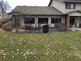 Super 8 by Wyndham Monroe WI