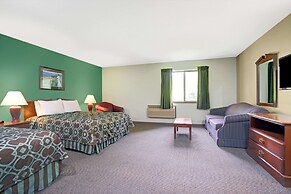 Super 8 by Wyndham Hudson