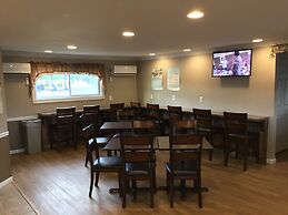 Super 8 by Wyndham Mifflinville Near Bloomsburg