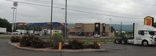 Super 8 by Wyndham Mifflinville Near Bloomsburg