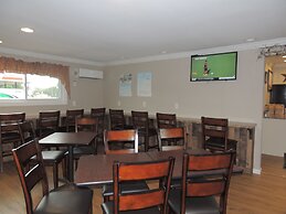 Super 8 by Wyndham Mifflinville Near Bloomsburg