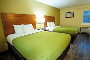 Coratel Inn & Suites By Jasper River Falls