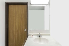 Super 8 by Wyndham Logan