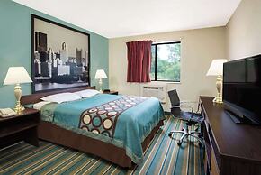 Super 8 by Wyndham Pittsburgh PA Airport/University Area