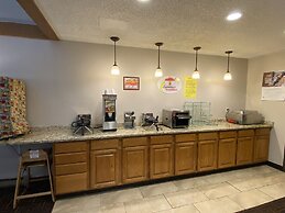 Super 8 by Wyndham Green Bay Near Stadium