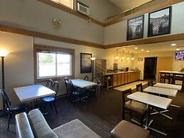 Super 8 by Wyndham Green Bay Near Stadium