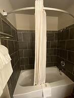 Super 8 by Wyndham Green Bay Near Stadium