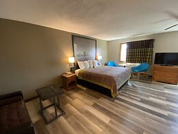 Super 8 by Wyndham Green Bay Near Stadium