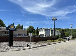 Days Inn by Wyndham Somerset PA I-70 I-76