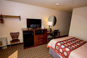 Super 8 by Wyndham Altoona