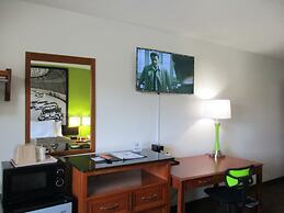 Super 8 by Wyndham Franklin