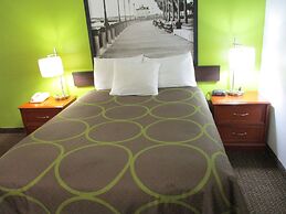 Super 8 by Wyndham Franklin