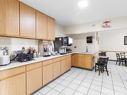 Super 8 by Wyndham Ogallala