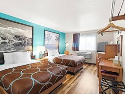 Super 8 by Wyndham Ogallala