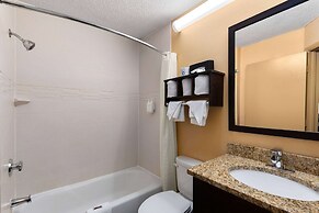 Super 8 by Wyndham Myrtle Beach/Market Common Area