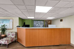 Super 8 by Wyndham Myrtle Beach/Market Common Area