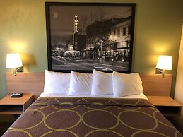 Super 8 by Wyndham Bend