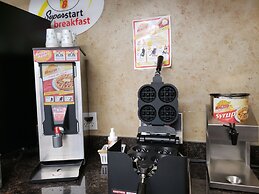 Super 8 by Wyndham Covington