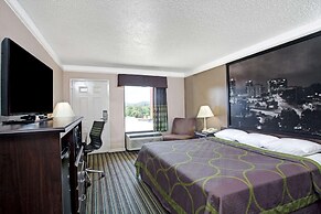 Super 8 by Wyndham Knoxville East