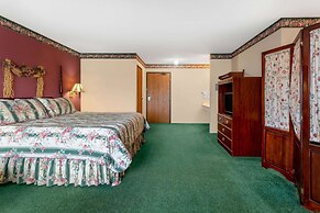 Super 8 by Wyndham Reedsburg