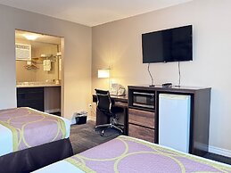 Super 8 by Wyndham Guelph