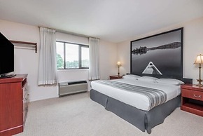 Super 8 by Wyndham Guelph